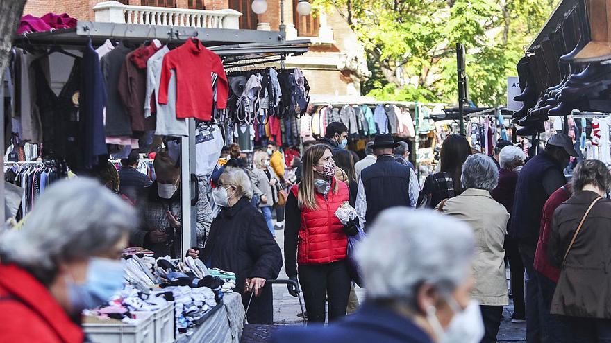 Los mercadillos son uno de
los sectores que pueden
recibir la ayuda. f.calabuig