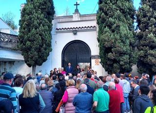 El cercano cierre del cementerio del Entrego, previsto para finales de este mes, moviliza a los vecinos