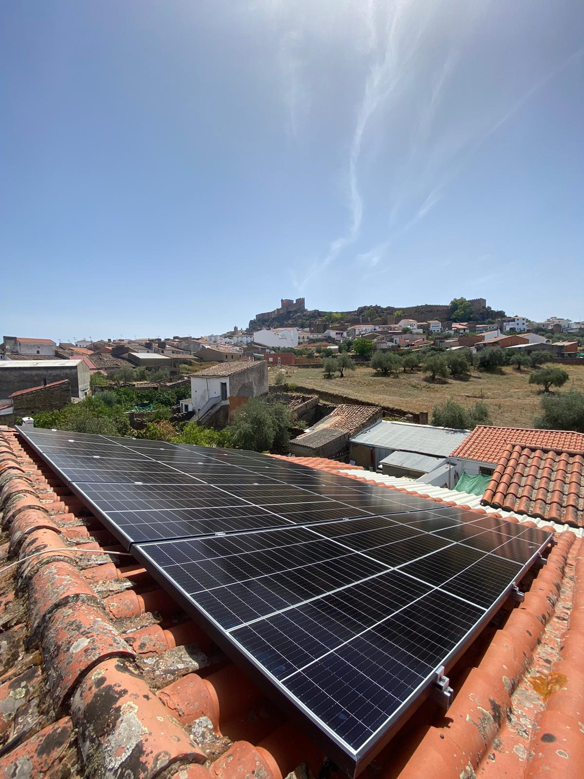Los beneficios para las empresas de tener una placa solar son aún mayores.