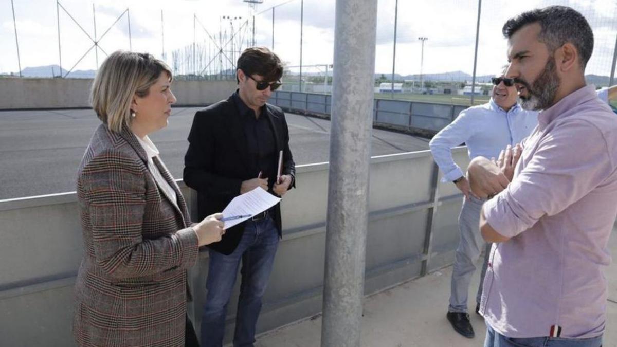 Ana Belén Castejón visita el campo Luis Guarch de La Aljorra. | AYTO. CARTAGENA