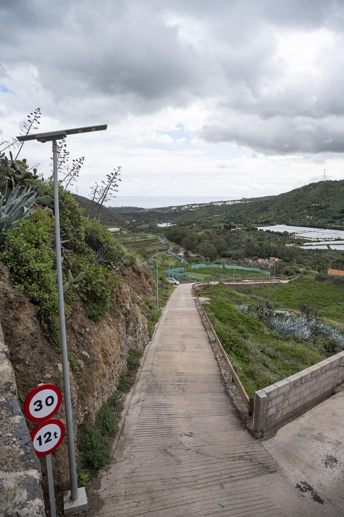 Vía de acceso a Los Llanetes en Valsequillo