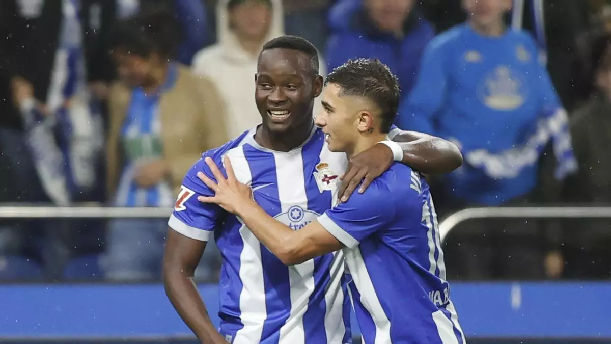 Del Astillero a Riazor: dos años que explican el fenómeno Bil Nsongo en el Deportivo
