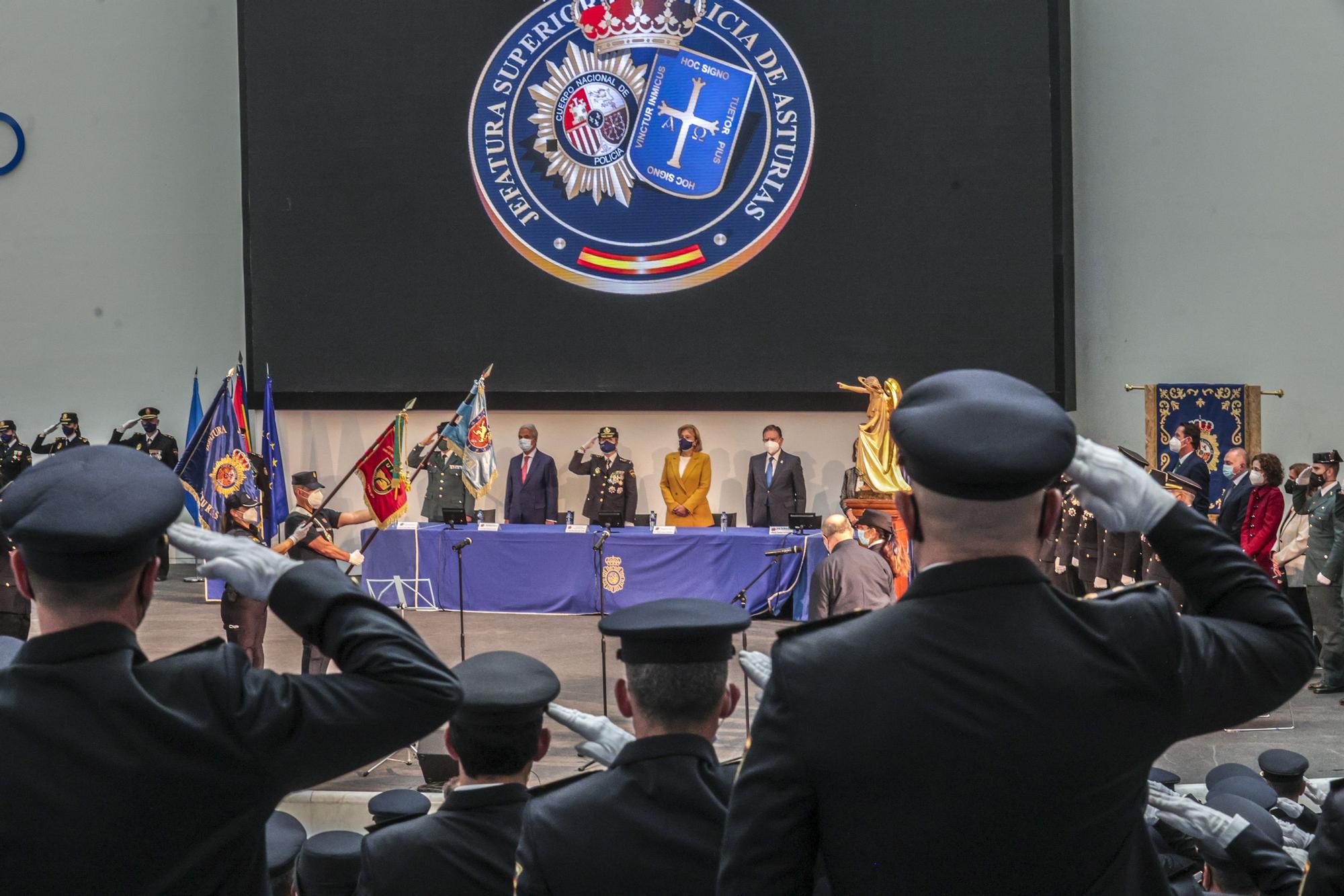 La Policía Nacional de Oviedo celebra a sus patronos, los Ángeles Custodios