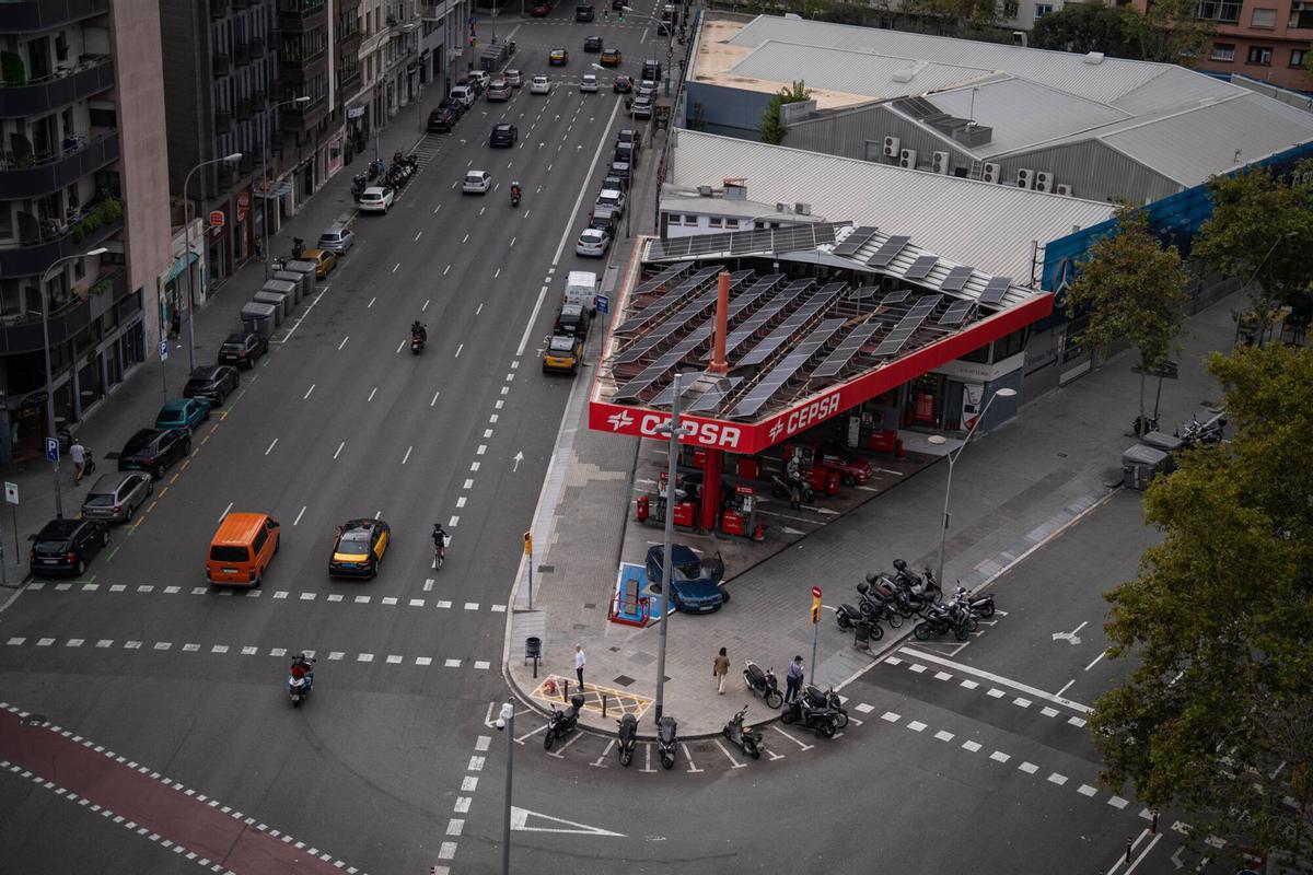La manzana del Eixample donde se edificará el nuevo parque de bomberos, en Barcelona.