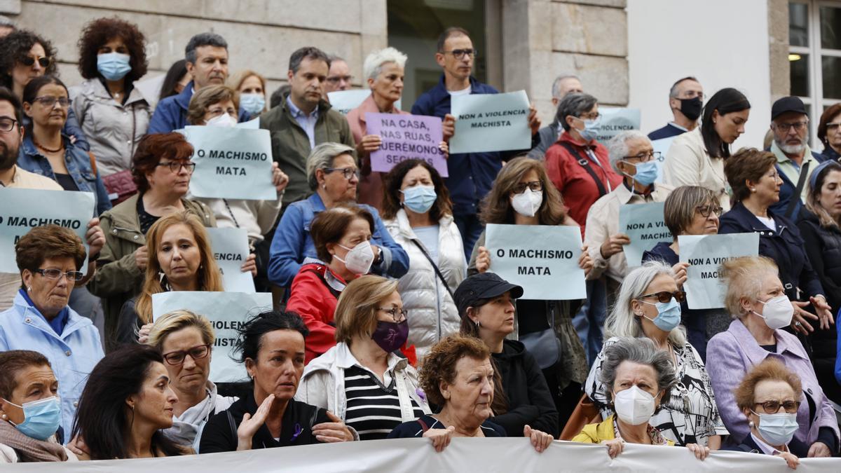 Concentración de repulsa a a la violencia machista en el MARCO de Vigo.