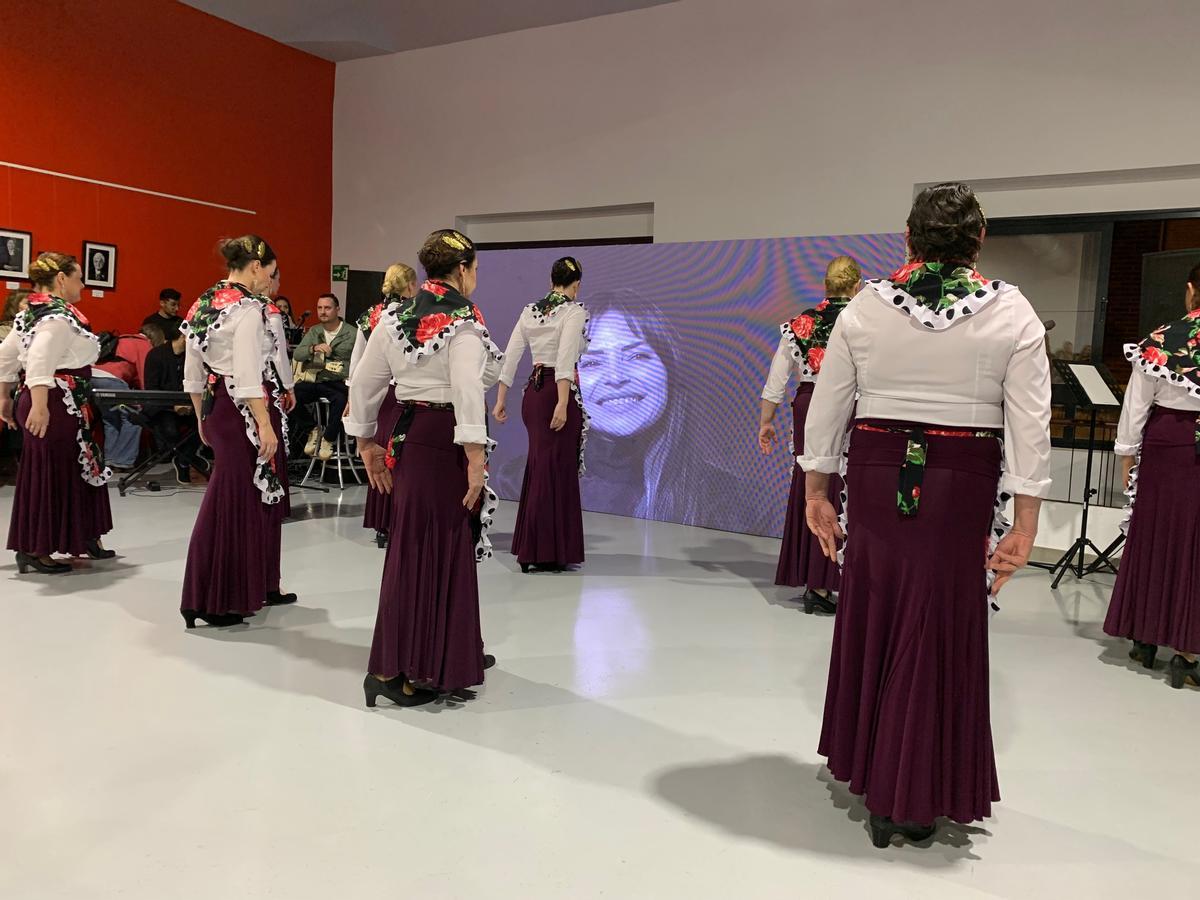 Homenaje a las mujeres del pueblo.
