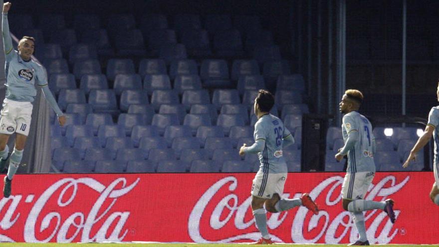 Aspas celebra su gol ante el Granada.