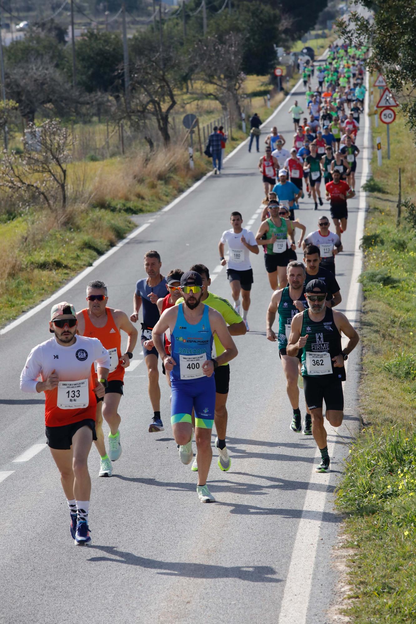 Galería de imágenes de los 250 atletas participantes en la Cursa de la Flor de l’Ametller en Ibiza