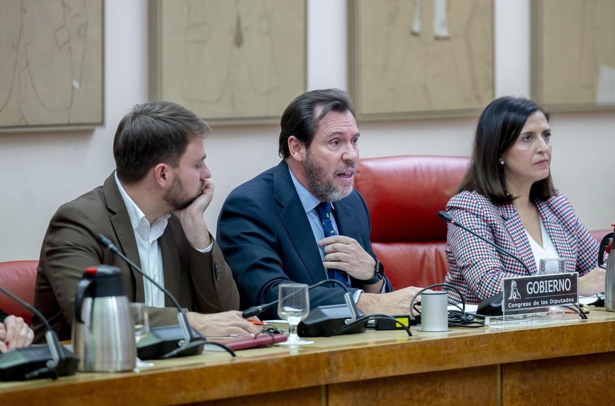 El Senat exigeix la dimissió de Puente amb els vots a favor del PP i d’ERC