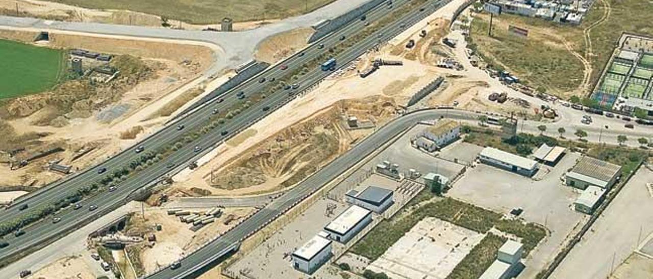 Construcción del acceso al Molinar donde se utilizó escoria procedente de la incineradora.