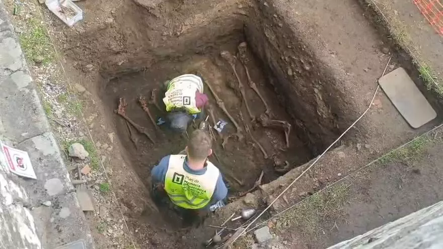 Hallan cuatro cuerpos en la fosa de Luou: ¿Serán los maquis de Foucellas?