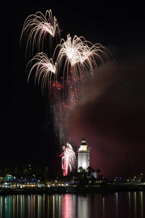 El pregón y los fuegos abren la Feria de Málaga 2019