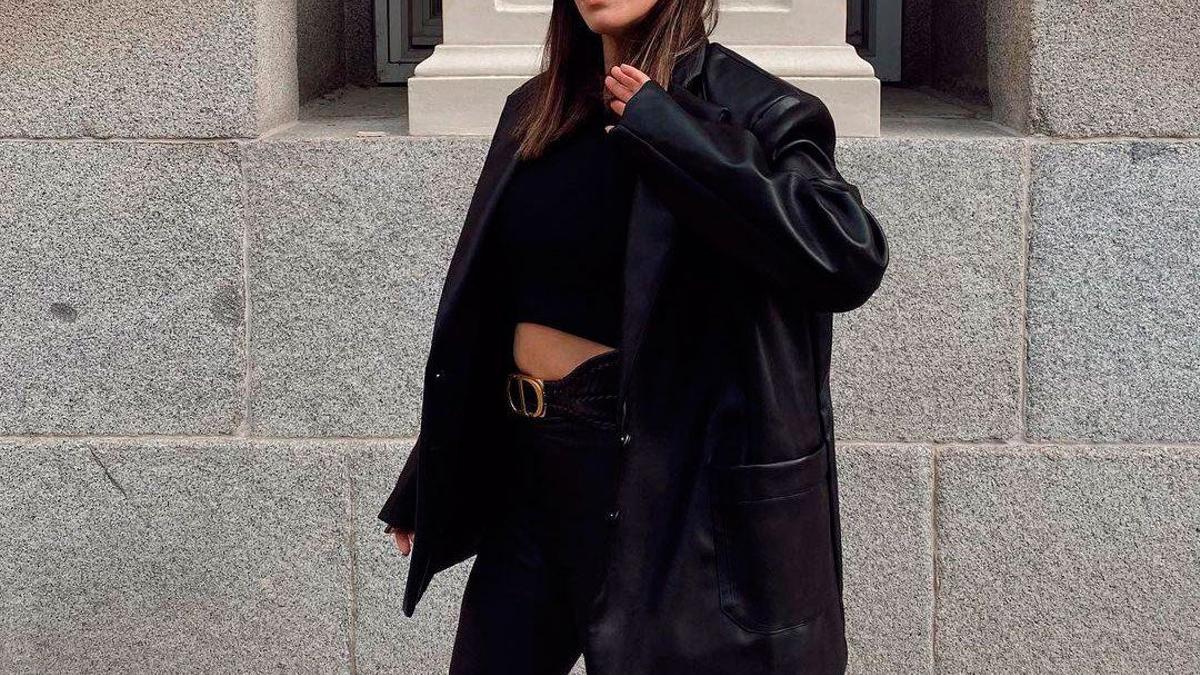 Laura Matamoros con un 'total black look' para su cuenta de Instagram