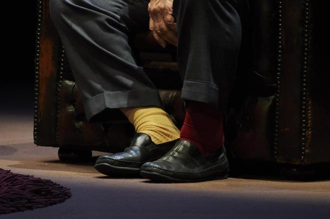 Los calcetines de Francis Ford Coppola, uno rojo y otro amarillo