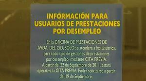 Primera caiguda anual de l’atur des de l’inici de la crisi