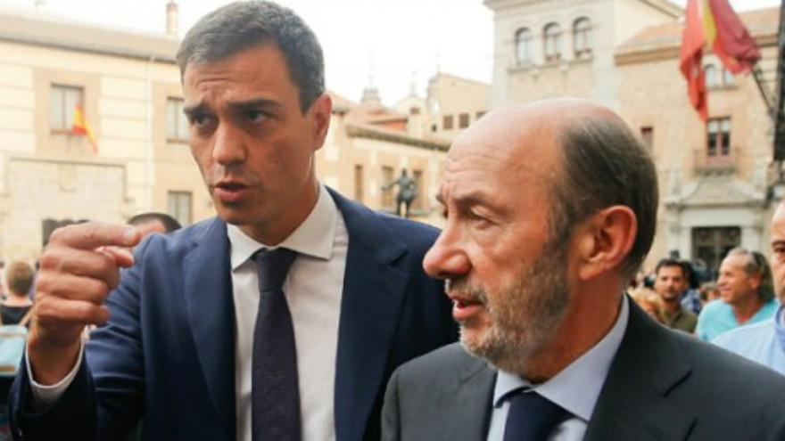 Zapatero, Rubalcaba y Sánchez arropan a la familia de Zerolo