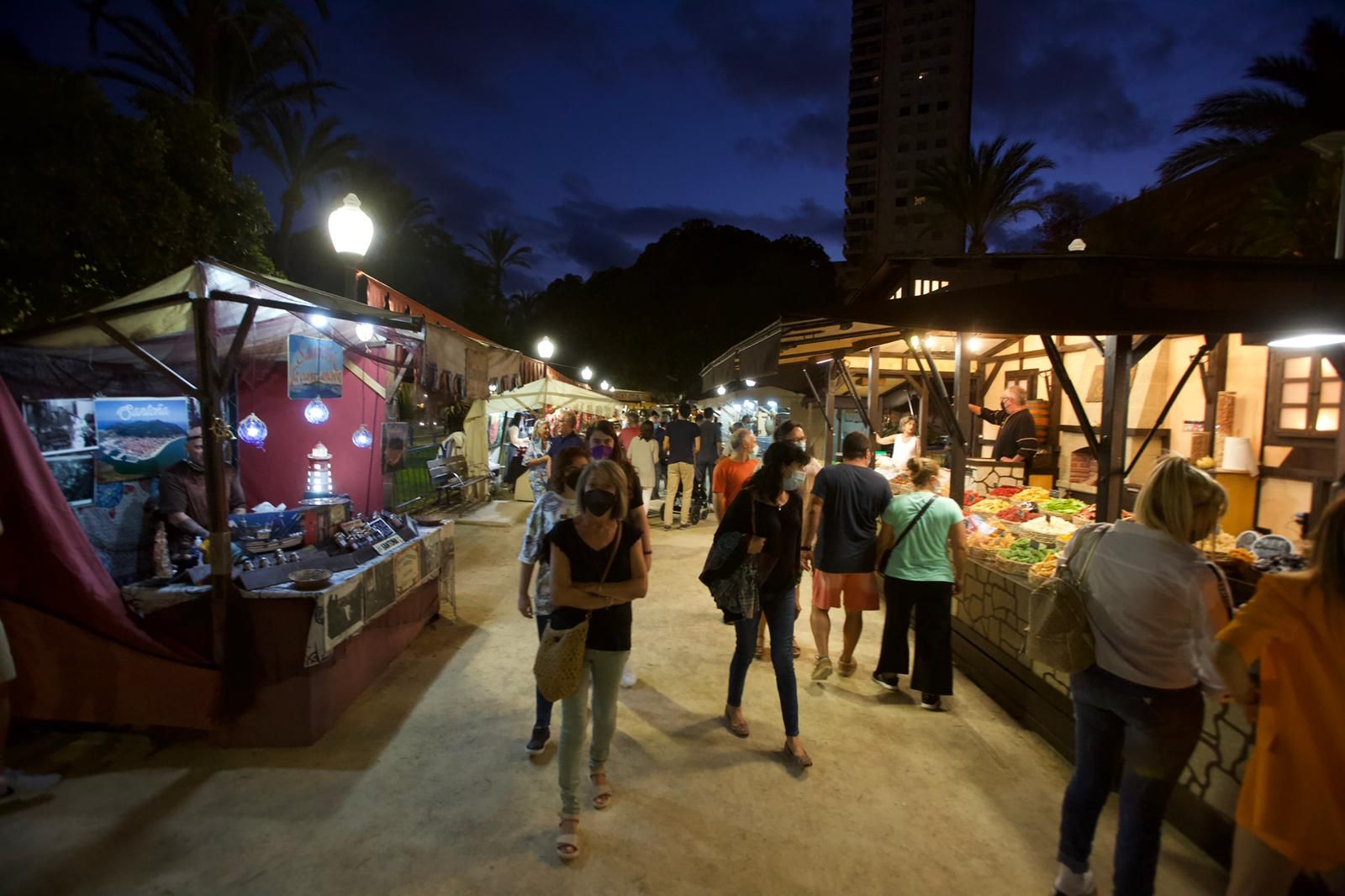 Mercadillo medieval y de artesanía de la Federación Alicantina de Moros y Cristianos