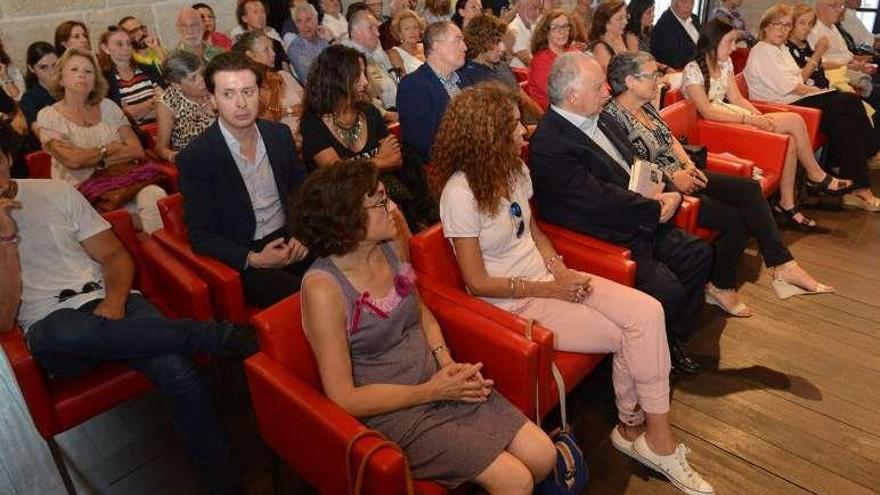 Asistentes al acto de ayer en la Casa das Campás. // Gustavo Santos