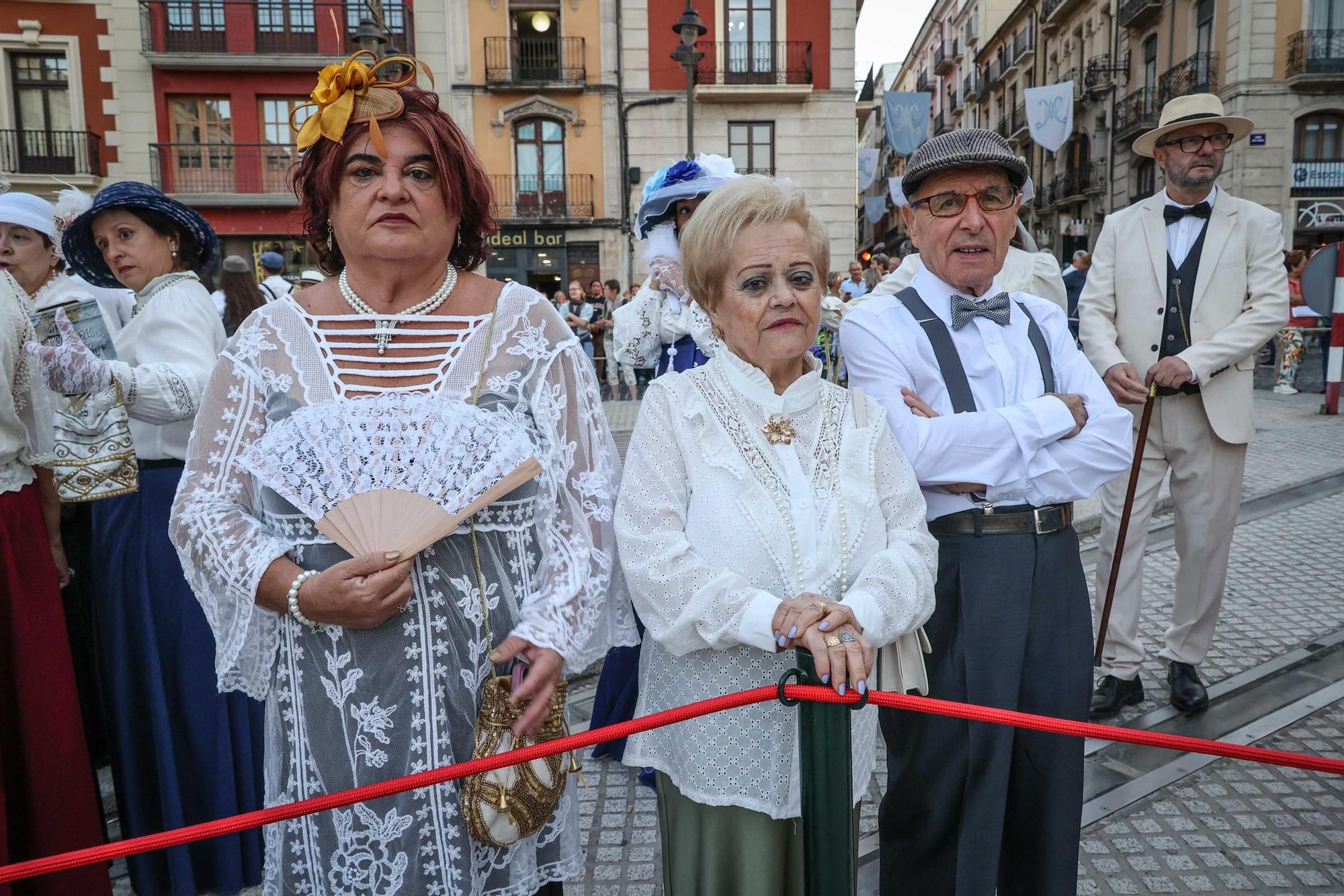 Inicio de la Feria Modernista de Alcoy 2025