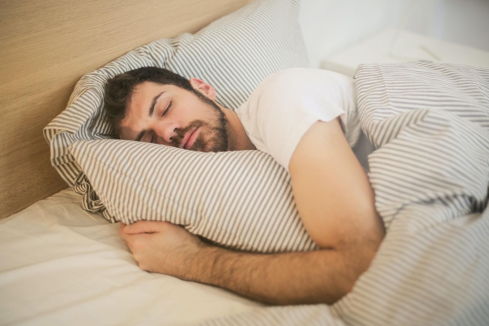 ▷ ¿Cómo Dormir Para No Roncar? Guía Definitiva Para un Buen