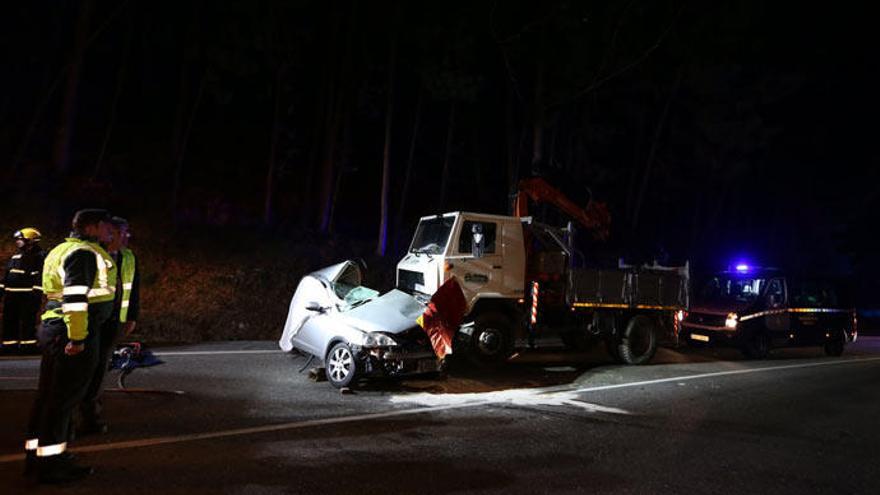 Estado en el que quedó el turismo accidentado // NICK