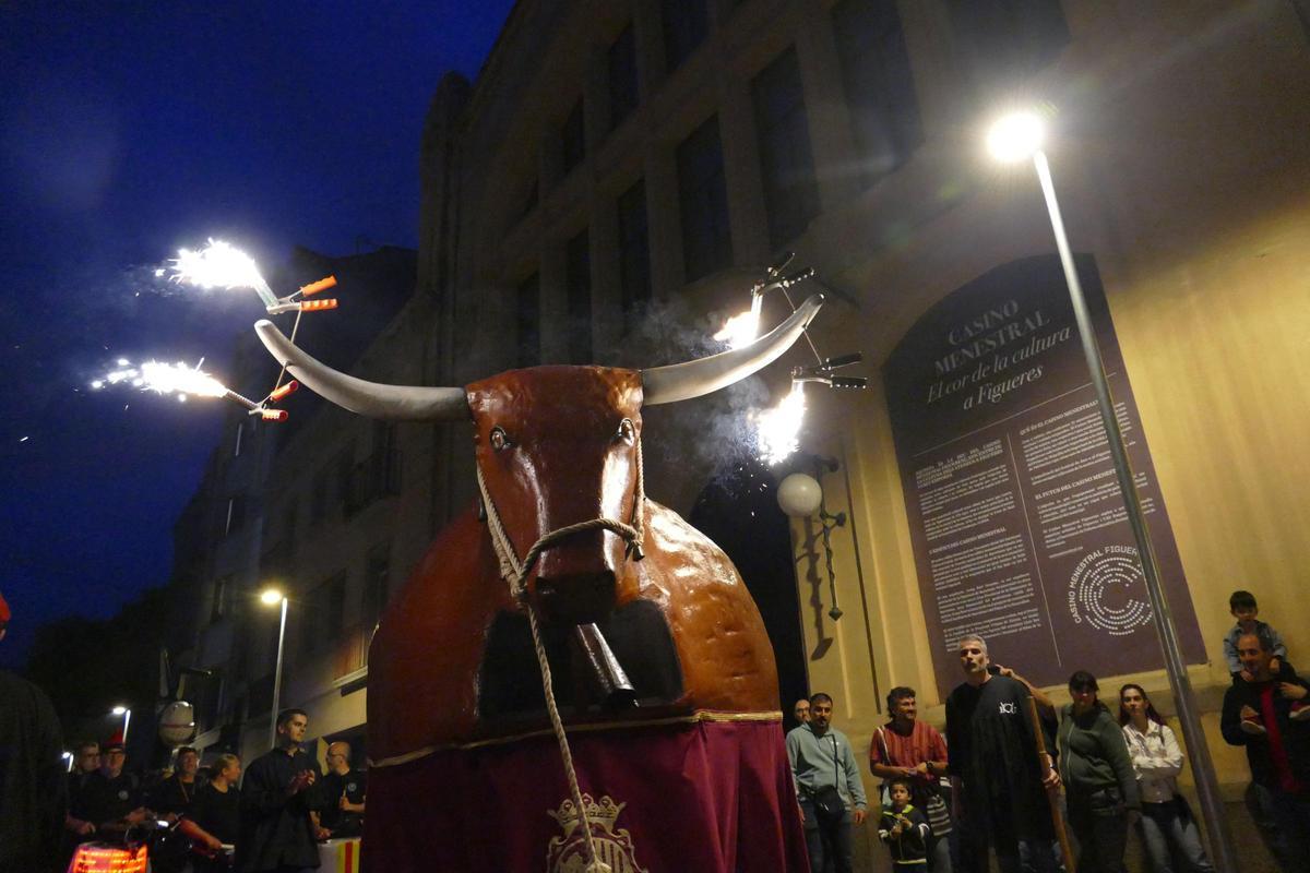 EN IMATGES | La Nit de la Cebeta més multitudinària engresca grans i petits