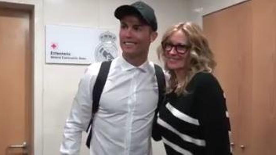 VÍDEO: Julia Roberts embogeix al conèixer Cristiano Ronaldo