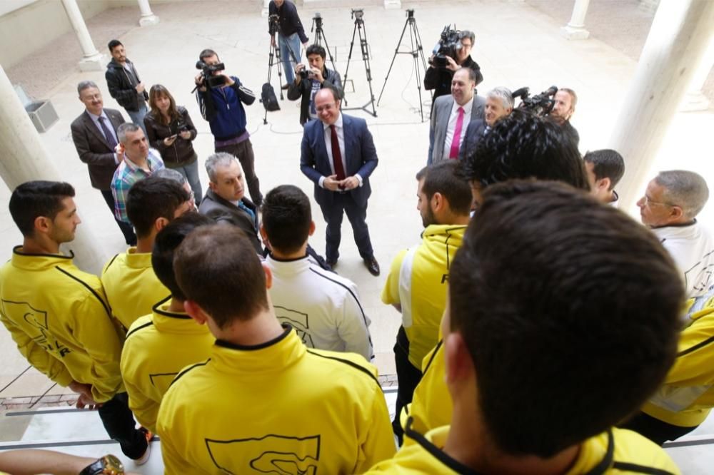 El presidente recibe al Plásticos Romero