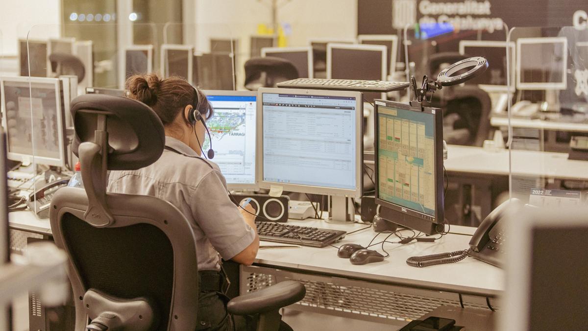 La Generalitat assumeix aquest mes la gestió d’alertes a mòbils per a emergències La Generalitat assumeix aquest mes la gestió d’alertes a mòbils per a emergències