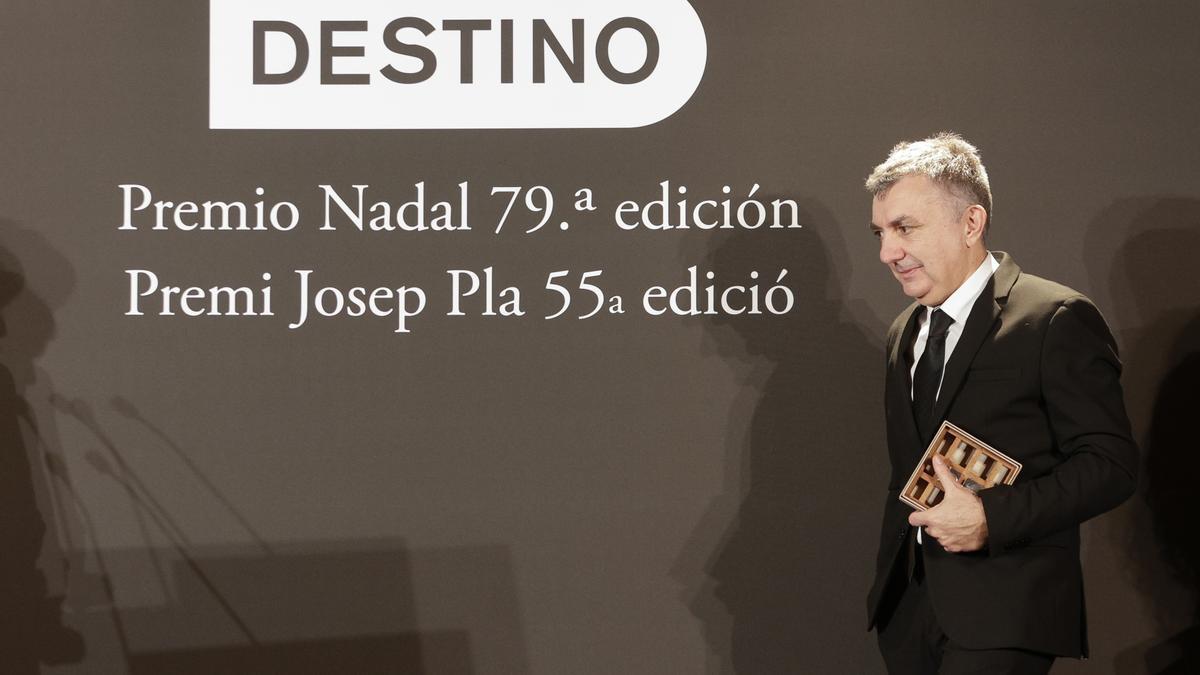 El escritor y poeta Manuel Vilas gana el 79 Premio Nadal de novela