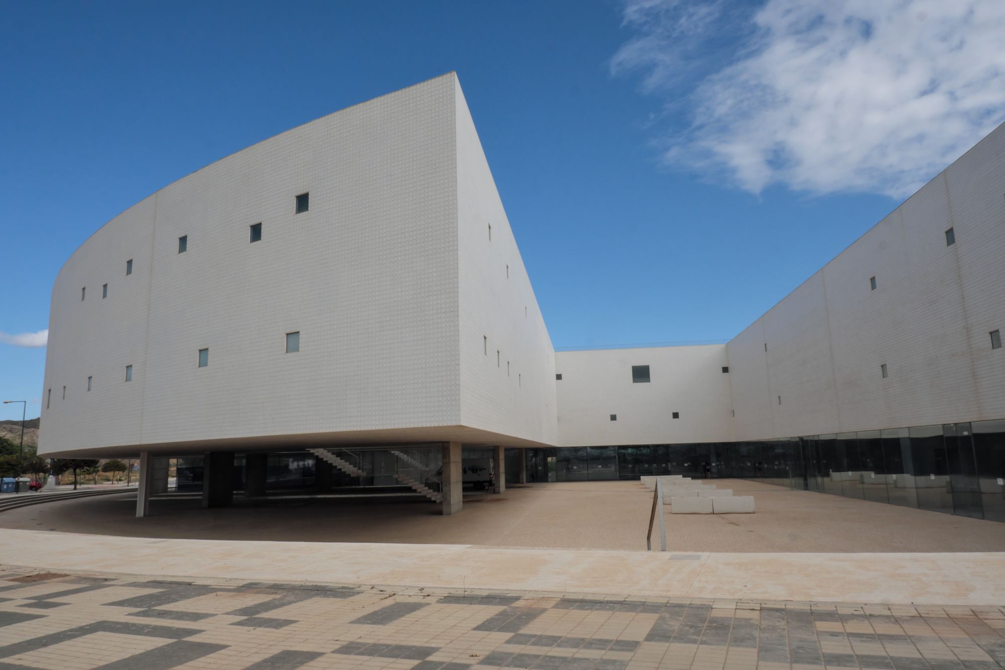 La nueva facultad de Psicología y Logopedia de la Universidad de Málaga, en imágenes