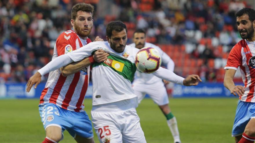 Yacine, durante el encuentro frente al Lugo