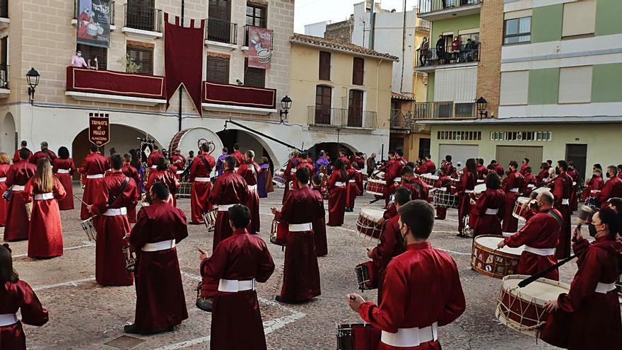 33 La Rompida de l’Hora de Almassora contó con 150 personas.  | DAVID GARCÍA