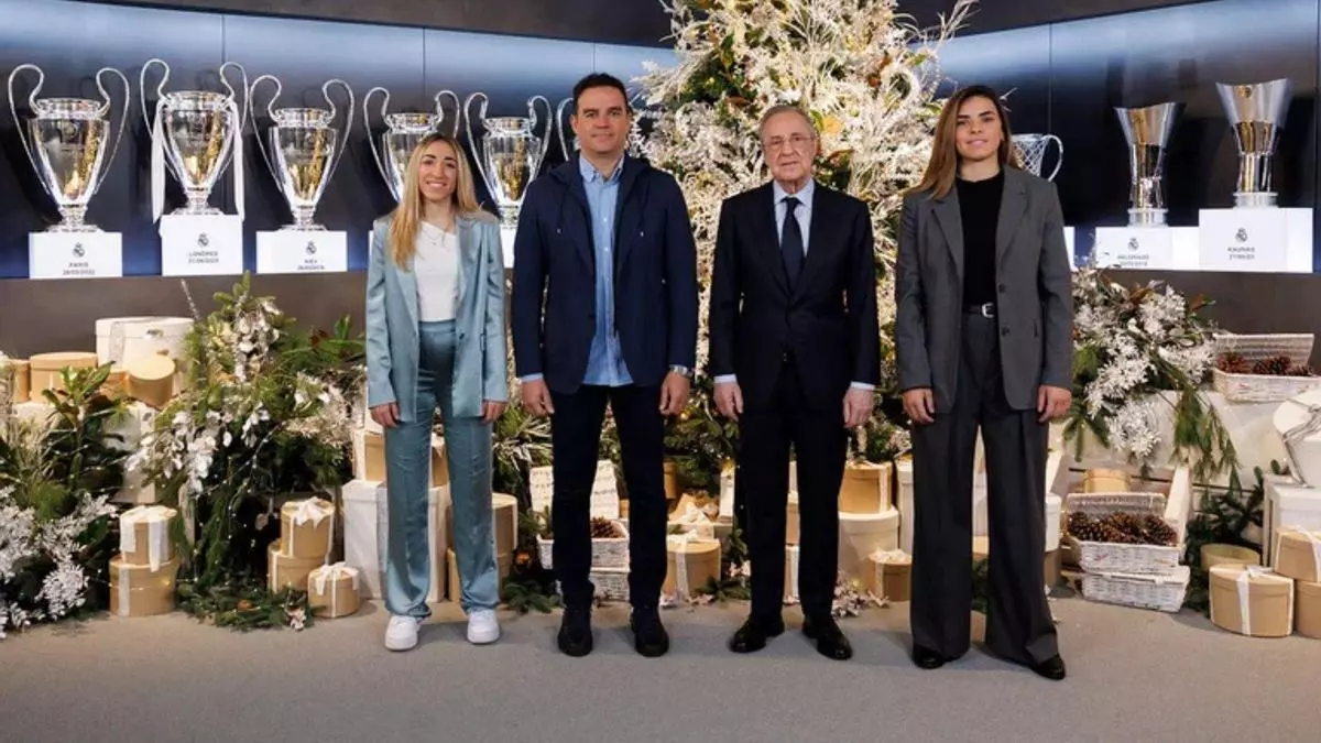 Florentino, 迆nico en negarse a abrir el Bernab谷u al f迆tbol femenino