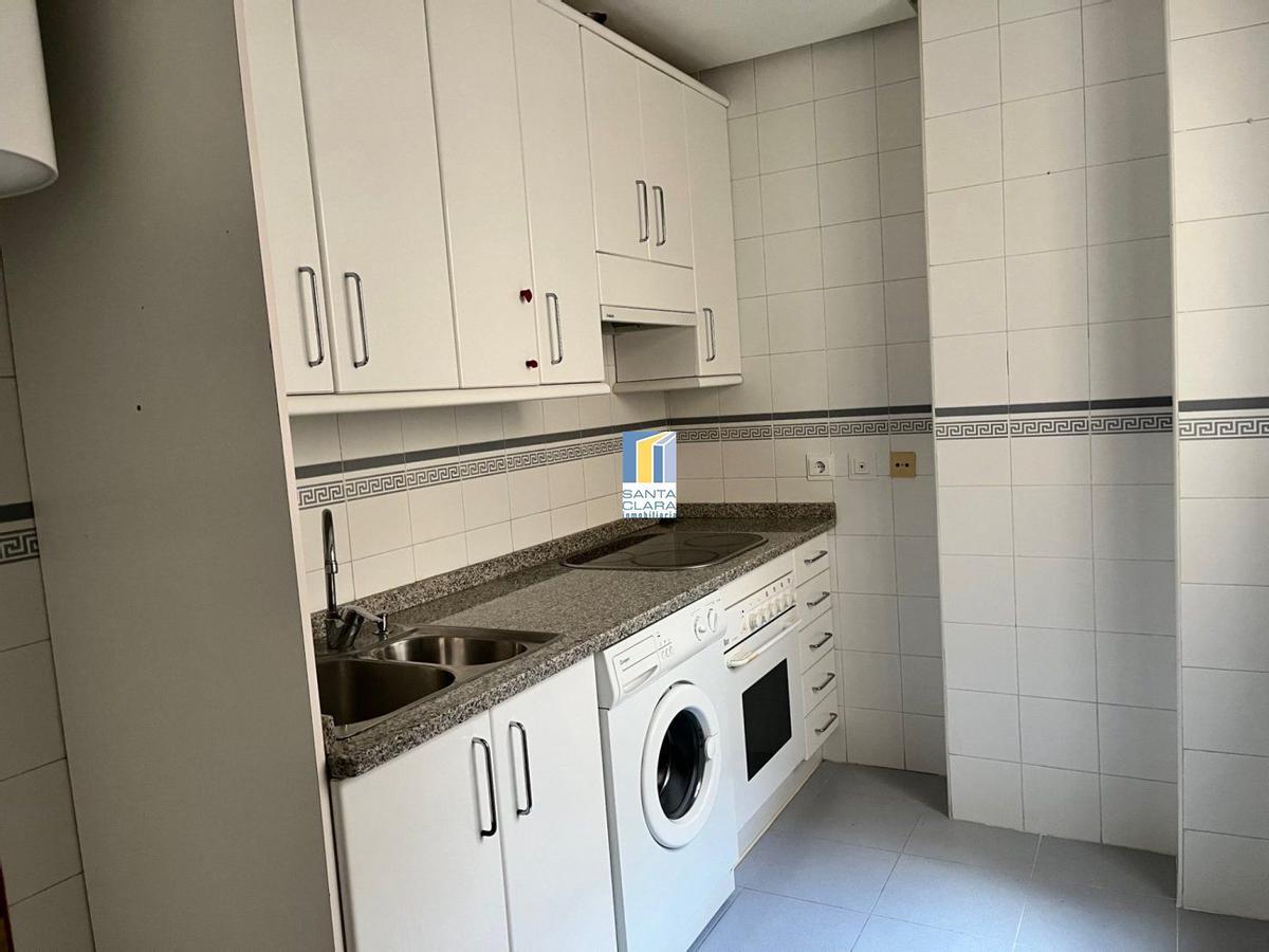 Cocina del dúplex en venta en el corazón de Zamora.