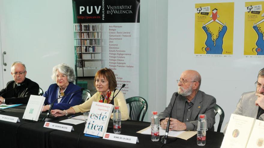 Chirbes y las novedades de la UV y la AVL, en la Fira