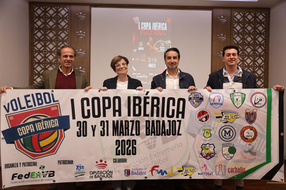 De izquierda a derecha; Juan Parejo, Maite Bernal, Ricardo Cabezas y Pedro José Gordillo en la presentación del evento.