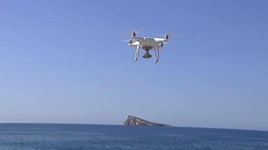 Un dron vigila tierra y mar las 24 horas en Benidorm