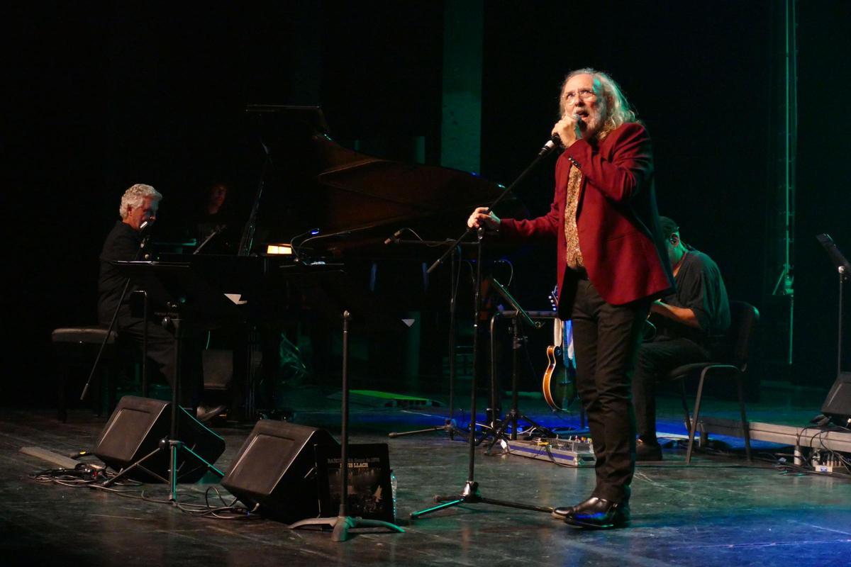 EN IMATGES | Figueres viu la primera nit de la 23a edició de l'Acústica amb música per tots els gustos EN IMATGES | Figueres viu la primera nit de la 23a edició de l'Acústica amb música per tots els gustos