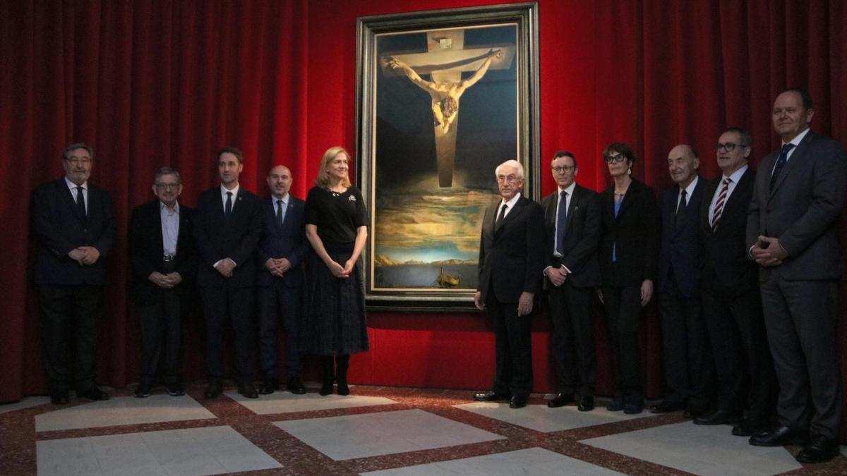 Foto de grup davant de 'El Crist'