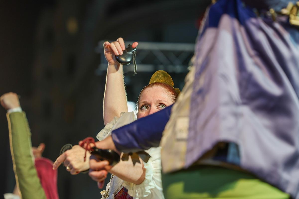 Bailes Tradicionales a pie de Ayuntamiento en las Fallas 2026