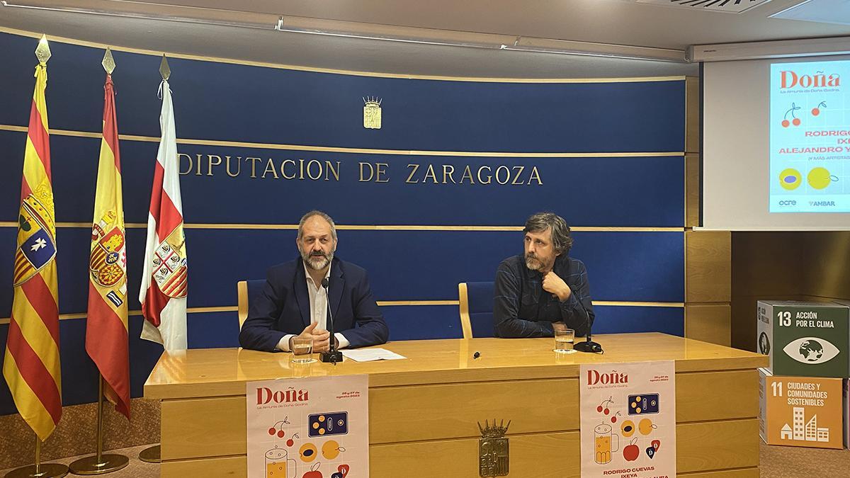 Una imagen de José Manuel Latorre y Víctor Domínguez en la presentación del festival 'Doña', en la Diputación Provincial de Zaragoza