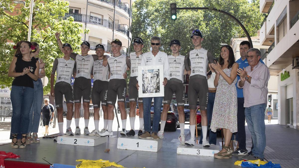 El Highlevel-Gsport en la prueba ciclista de la Fira de Xàtiva 2023.
