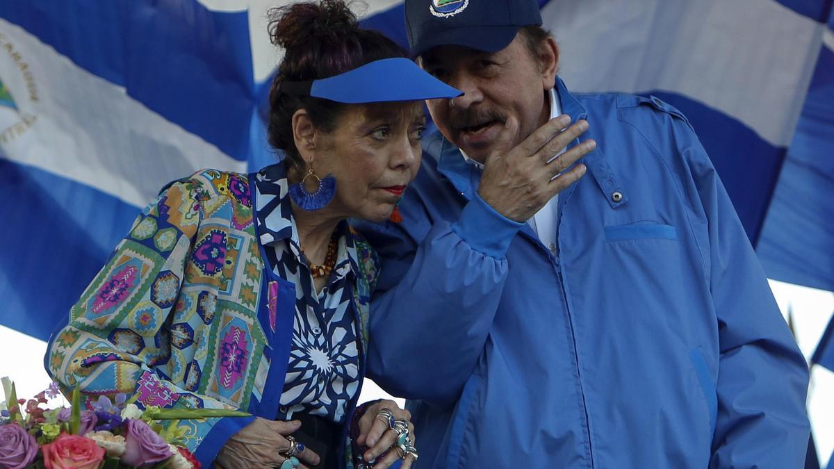 El presidente de Nicaragua, Daniel Ortega, y su esposa, Rosario Murillo, durante un acto público en Managua en 2018.
