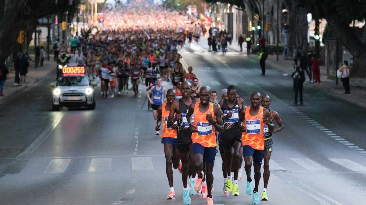 Las imágenes de la Zurich Maratón de Málaga