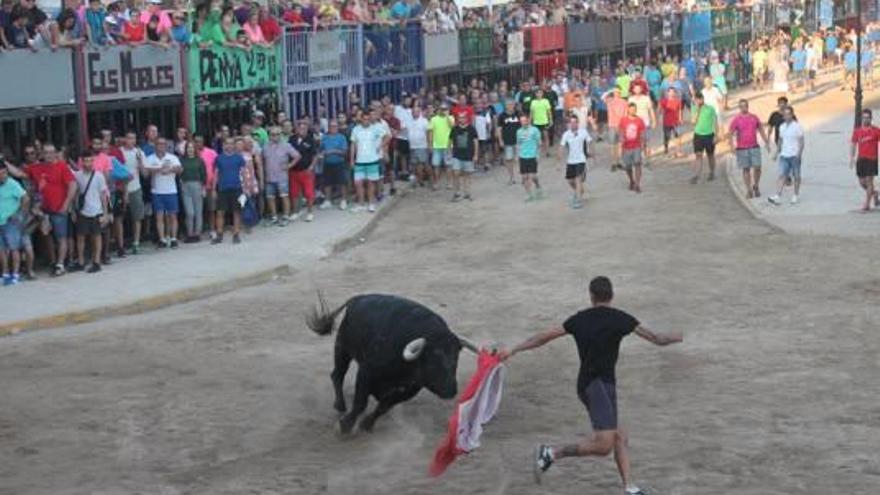 Un herido en el primer toro de las fiestas patronales de Almenara