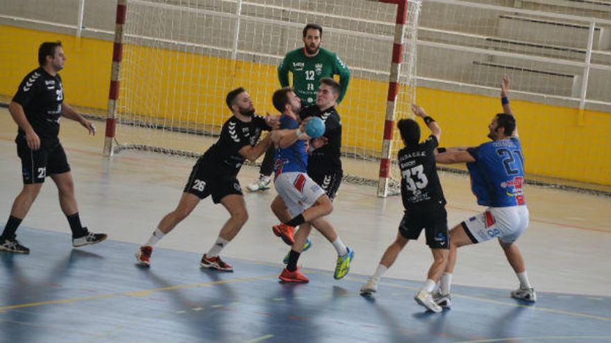 El Excursionista Eldense resiste ante el Agustinos