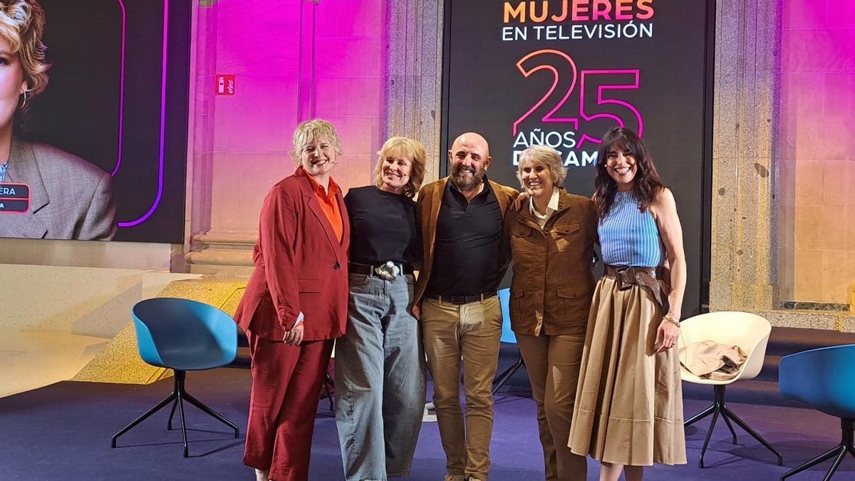 Tania Llasera, María Rey, Alberto Lafuente, Paloma del Río y Minerva Piquero, tras el debate