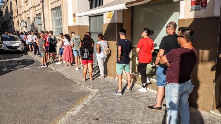 Más de 66.000 valencianos se ponen la dosis de refuerzo contra la covid este verano