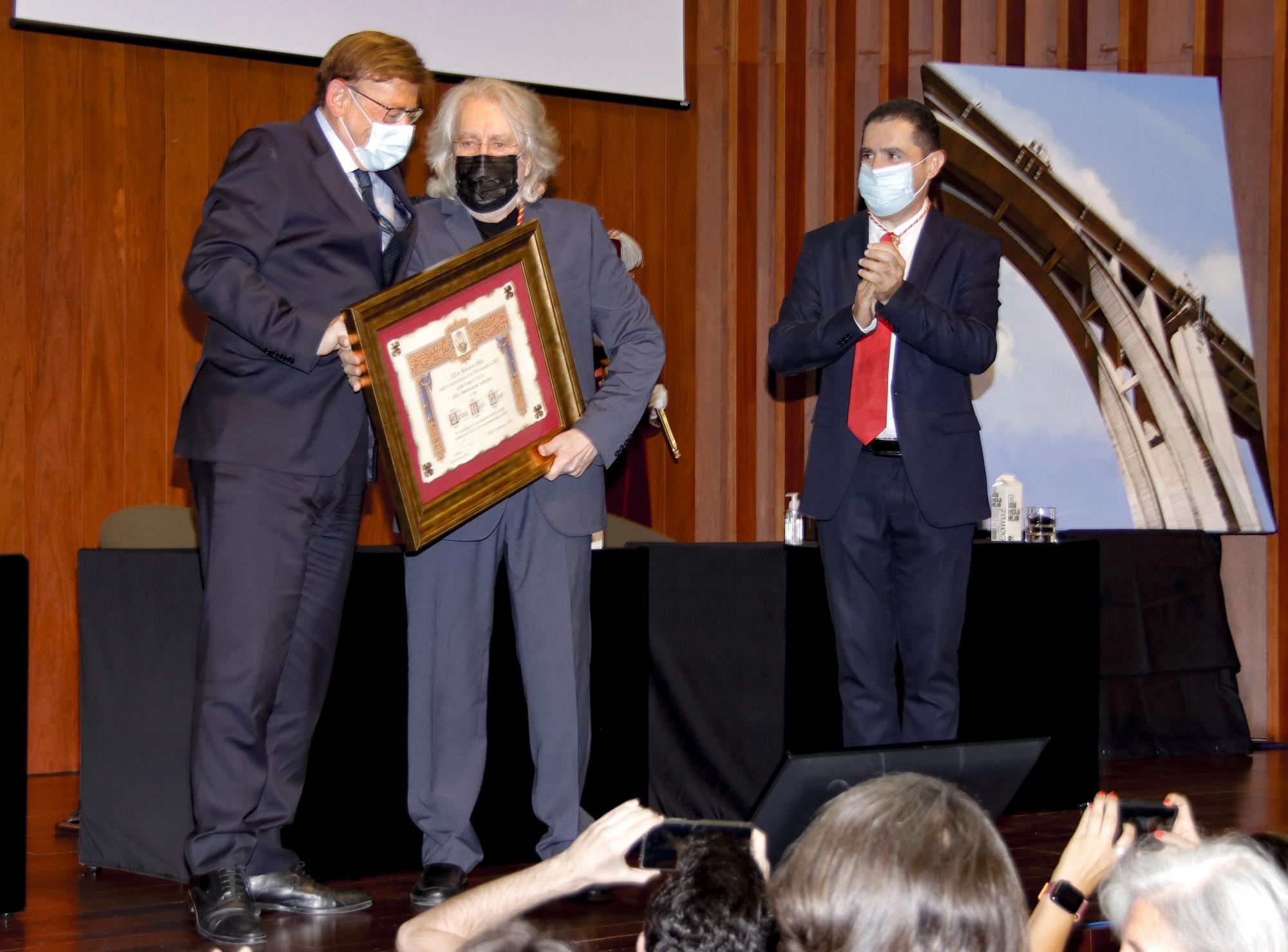Antoni Miró recibe la Medalla de Oro y el título de Hijo Predilecto de Alcoy